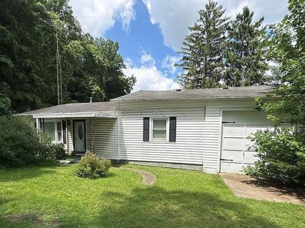 942 Meadowview Avenue , Lancaster, OH 43130