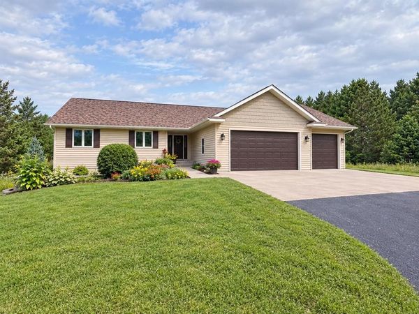 855 Bauer Avenue, Eau Claire, WI 54703