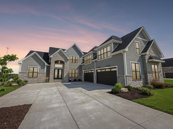 N40W23678 William WAY, Pewaukee, WI 53072