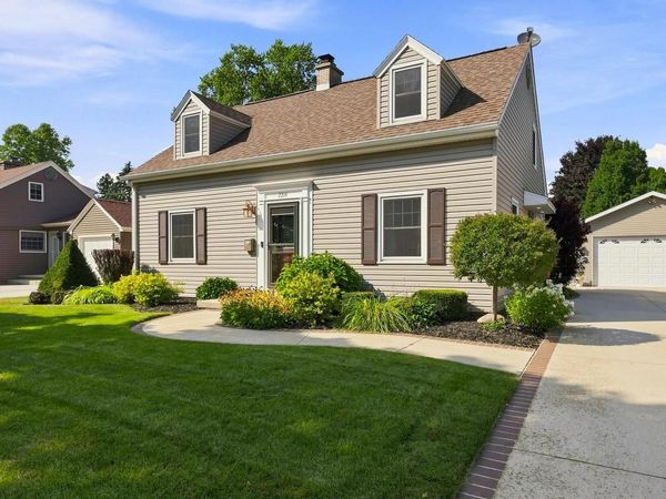2214 Fairmont STREET, Manitowoc, WI 54220