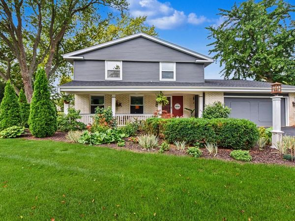 3250 W Rochelle AVENUE, Glendale, WI 53209
