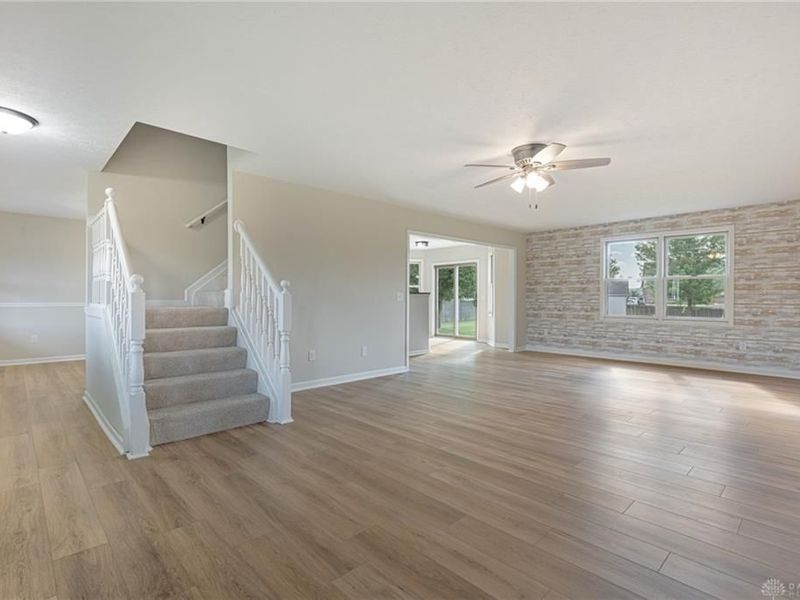 203 Quail Run Court, Carlisle, OH 45005 Photo 2