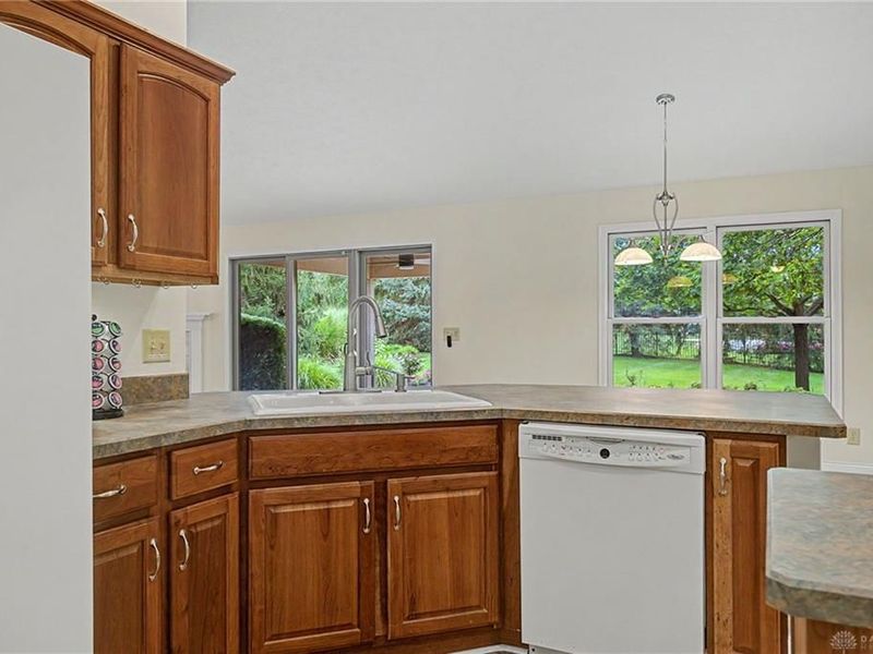 325 Christopher Drive, Clearcreek Township, OH 45458 Photo 16