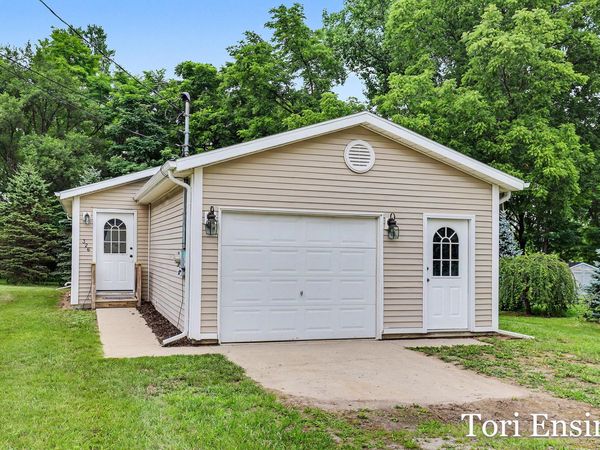 326 N Mills Street, Greenville, MI 48838