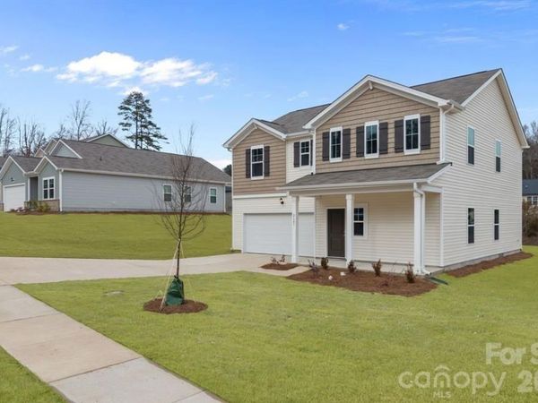 1810 MONTGOMERY Avenue, Albemarle, NC 28001