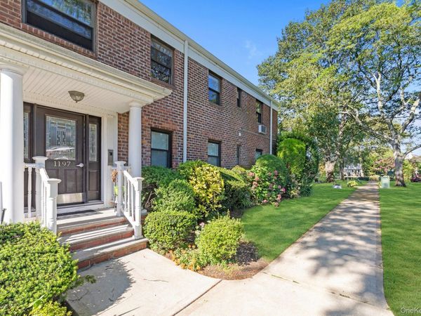 1197 E broadway , Unit K24, Hewlett, NY 11557