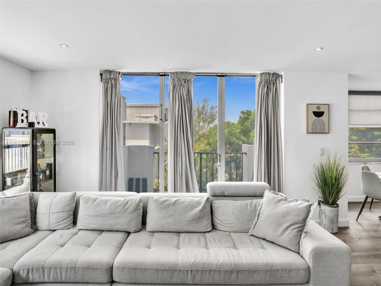 2780 NE 183rd St, Unit 302, Aventura, FL 33160 Photo