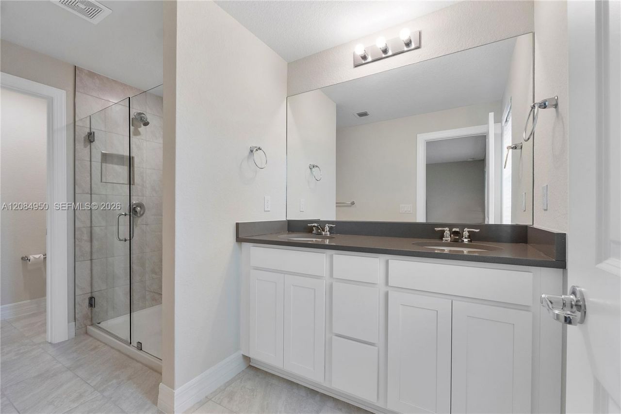 2905 Olivia Ave, Lauderdale Lakes, FL 33311 Photo