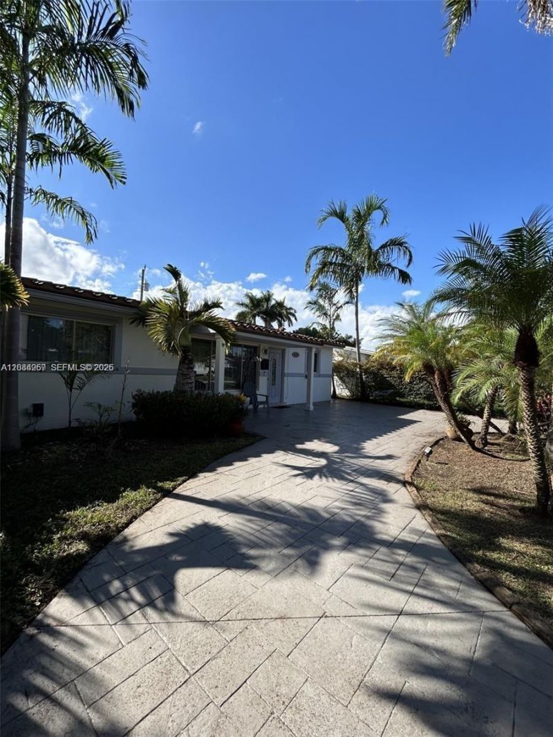 1116 N 13th Ct, Hollywood, FL 33019 Photo