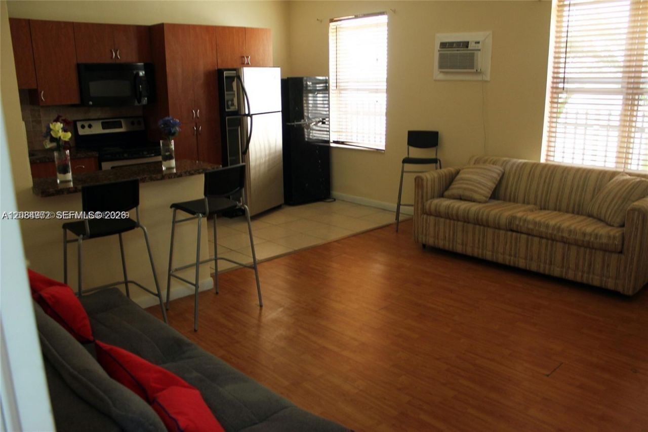 7920 Harding Ave , Unit 3, Miami Beach, FL 33141 Photo