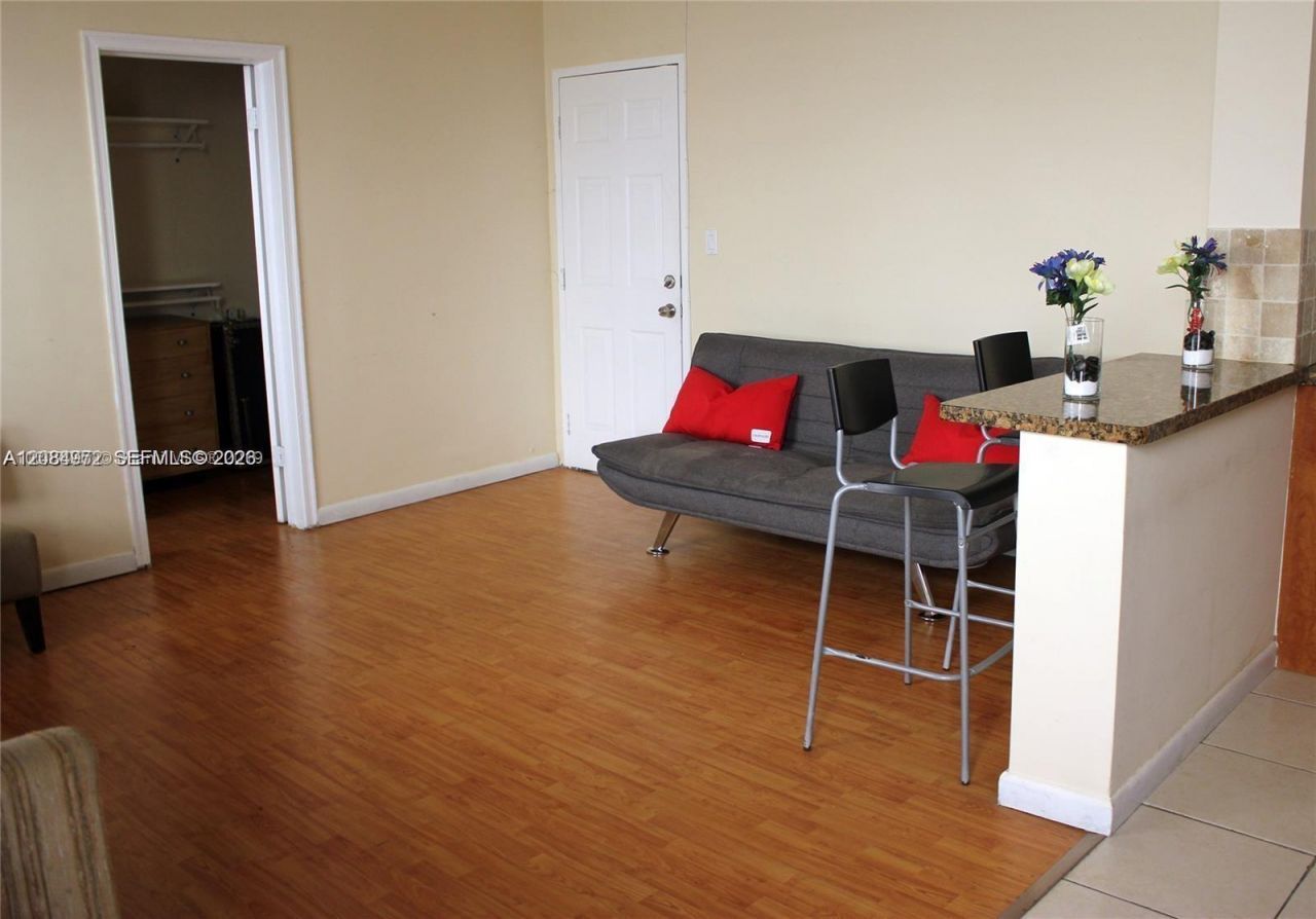 7920 Harding Ave , Unit 3, Miami Beach, FL 33141 Photo