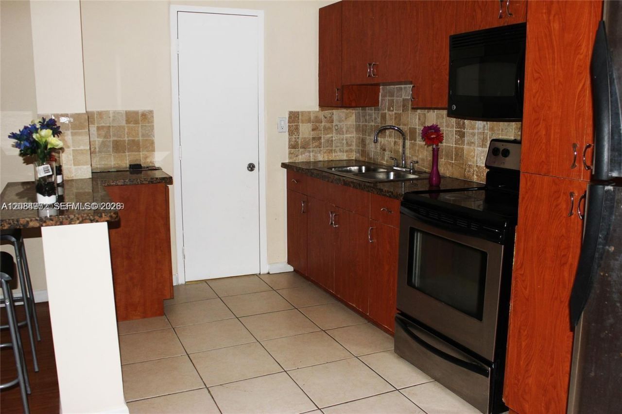 7920 Harding Ave , Unit 3, Miami Beach, FL 33141 Photo