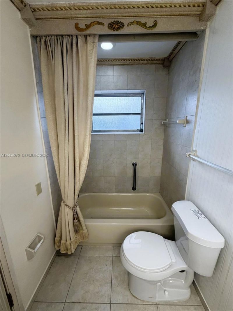 7550 SW 82nd St , Unit F204, Miami, FL 33143 Photo