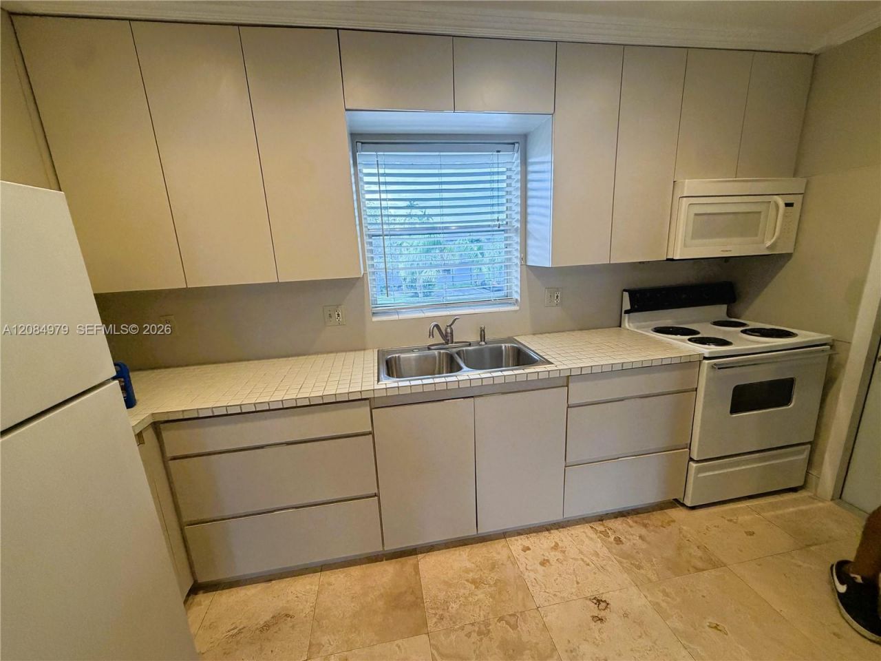 7550 SW 82nd St , Unit F204, Miami, FL 33143 Photo