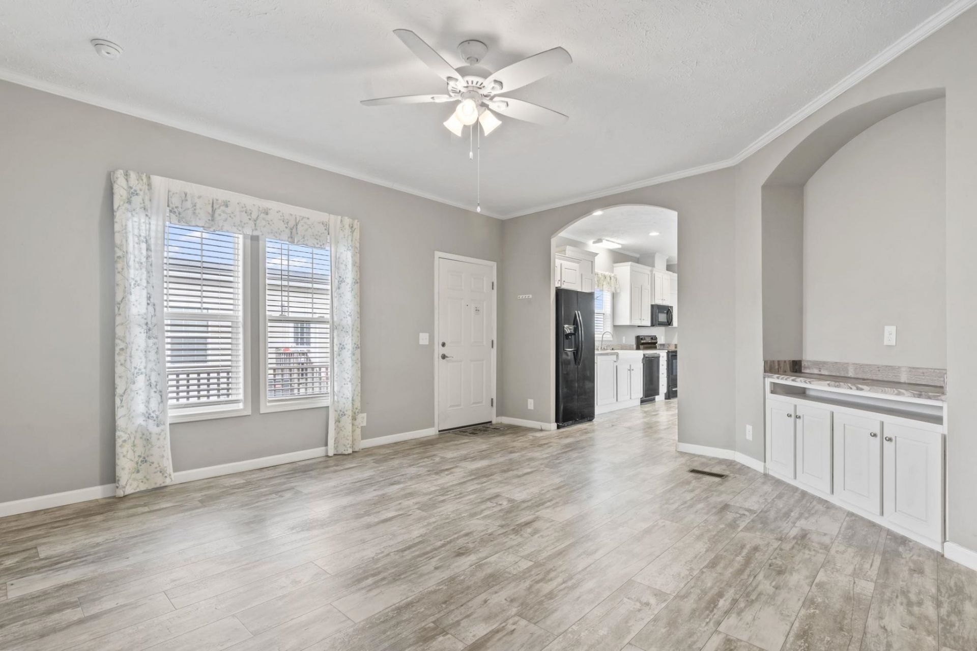 344 Hangar Ct. Photo 10