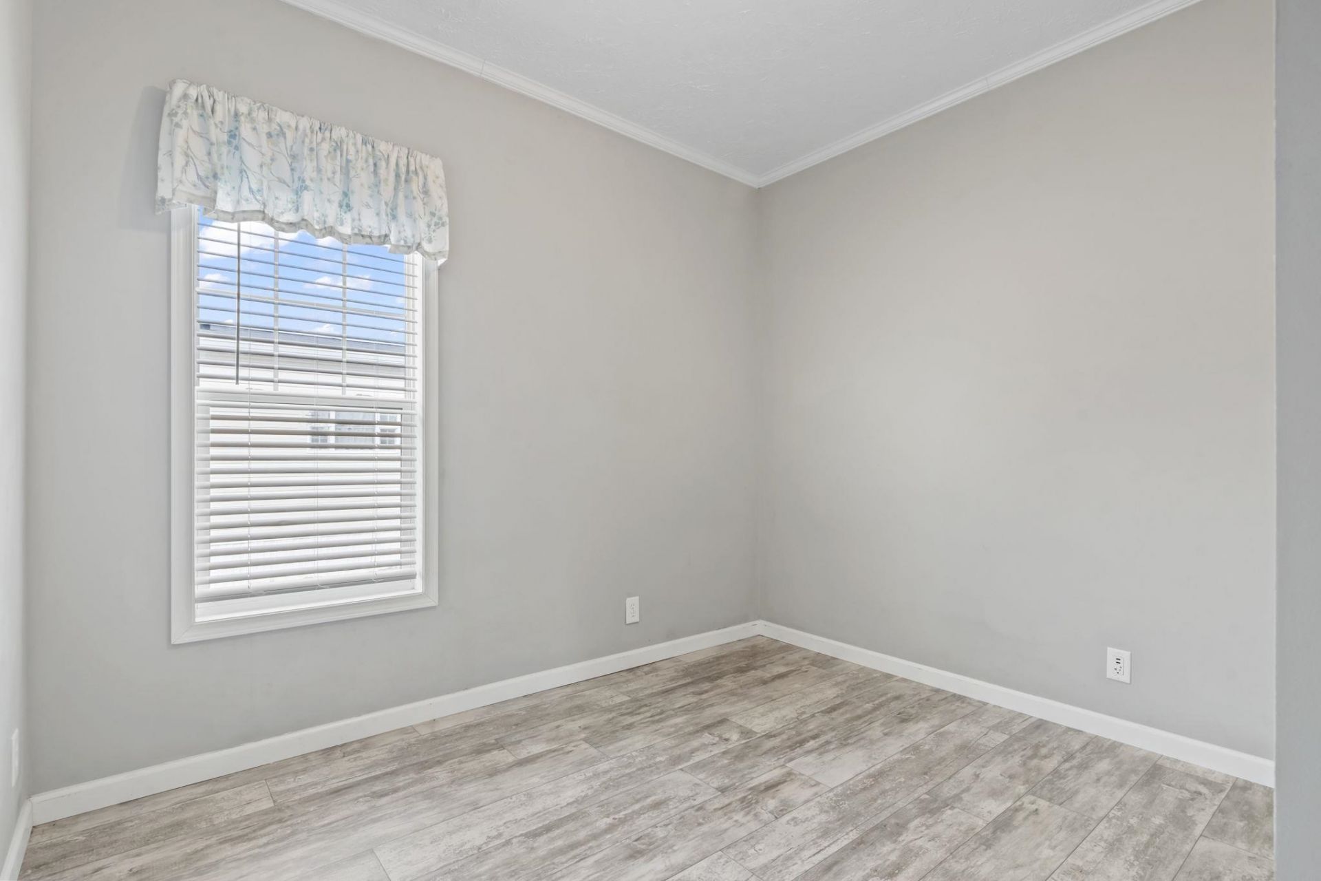 344 Hangar Ct. Photo 32