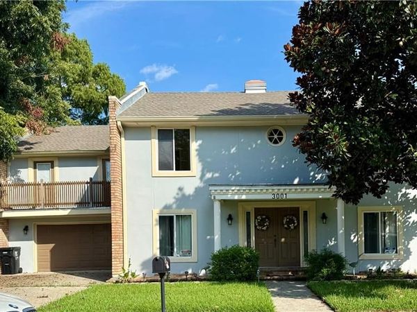 3001 GOLDEN Drive, Chalmette, LA 70043
