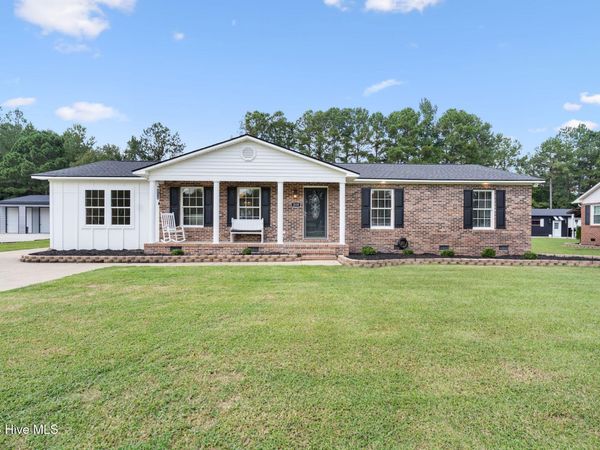219 Oakwood Heights Drive , Lumberton, NC 28358