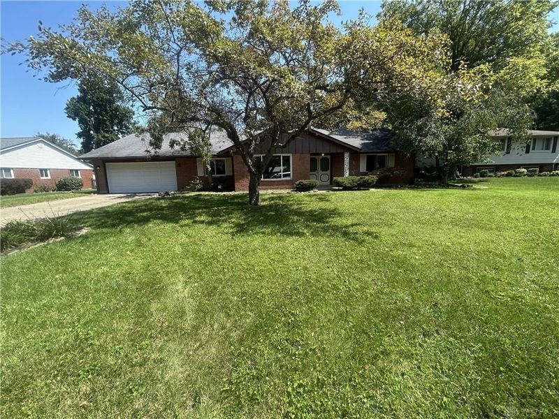 7912 Southbury Drive, Centerville, OH 45458 Photo 3
