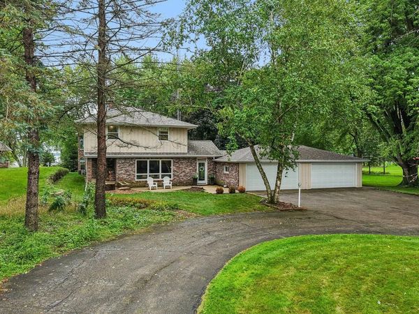 121 Saeger AVENUE, Oconomowoc, WI 53066