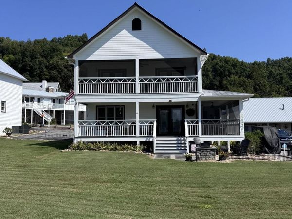 424 Country Path Way , Sevierville, TN 37862