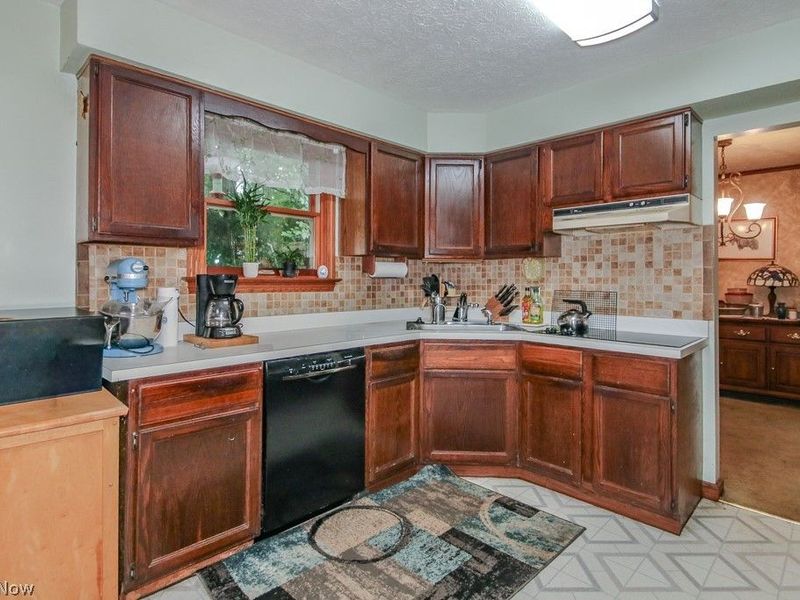 7370 Ledgewood Drive, Kirtland, OH 44094 Photo 8