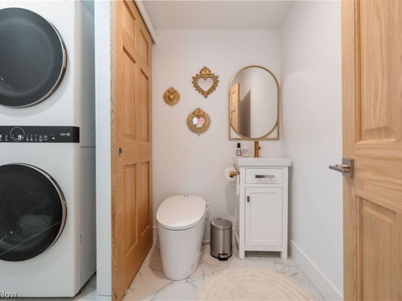 2102 Freeman Avenue, Cleveland, OH 44113 Photo 41