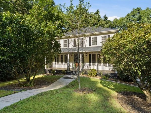 1593 Walkway Court SW, Lilburn, GA 30047