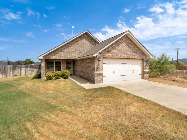2324 Creek Drive , Granbury, TX 76048