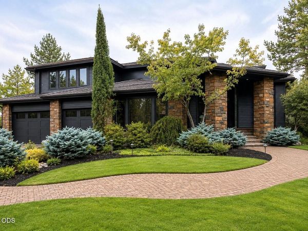 19275 Green Lakes Loop, Bend, OR 97702