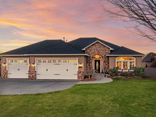 410 Lone Oak Drive, Medford, OR 97504