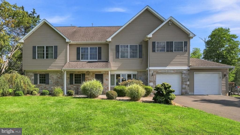 539 FAIRHILL DRIVE , CHURCHVILLE, PA 18966