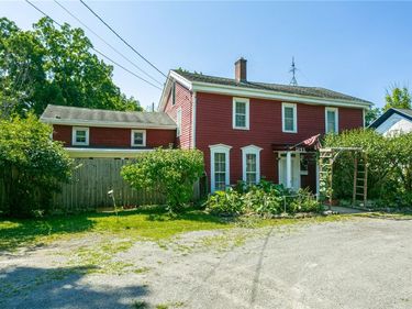 2153 Five Mile Line Road, Penfield, NY 14526