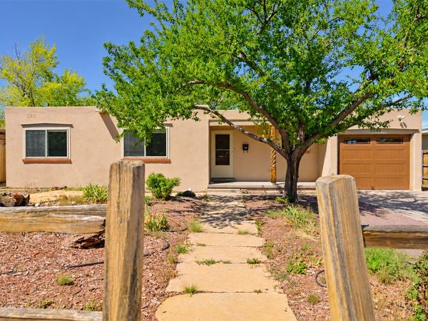 2592 Camino Chueco , Santa Fe, NM 87505
