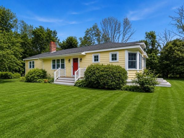 9 Felton Ln, West Newbury, MA 01985