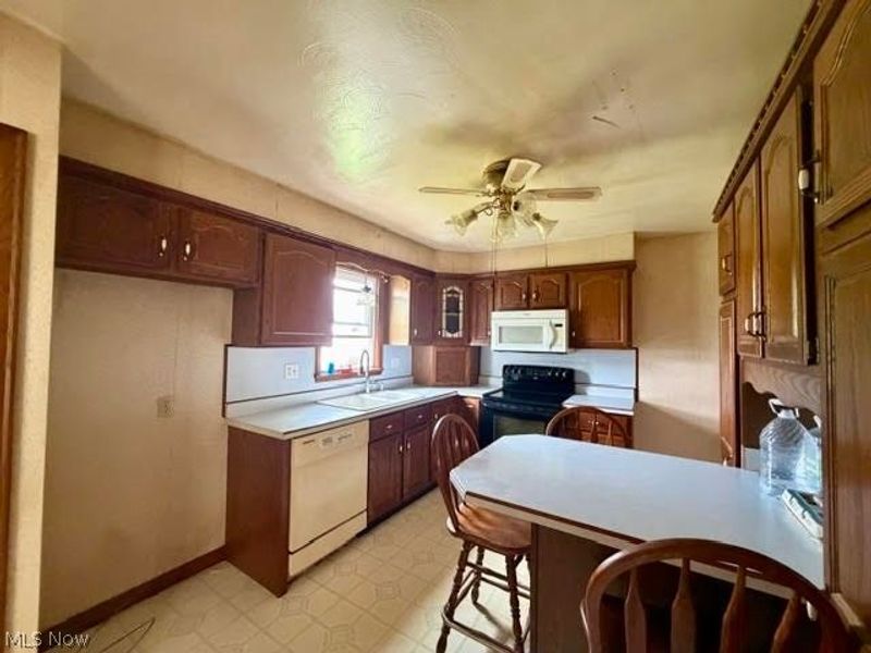 118 Camvet Drive, Campbell, OH 44405 Photo 6