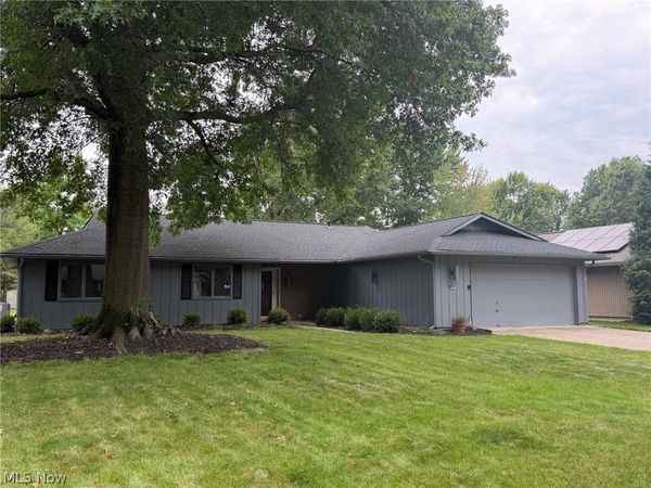 21801 Little Brook Way, Strongsville, OH 44149