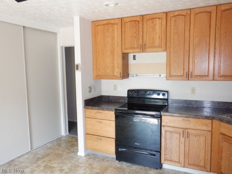 21801 Little Brook Way, Strongsville, OH 44149 Photo 13