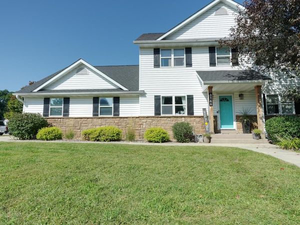 1166 Yosemite ROAD, Oconomowoc, WI 53066