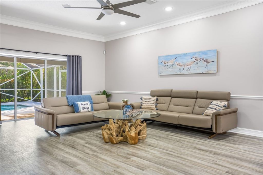4390 2nd Square Sw, Vero Beach, FL 32968 Photo