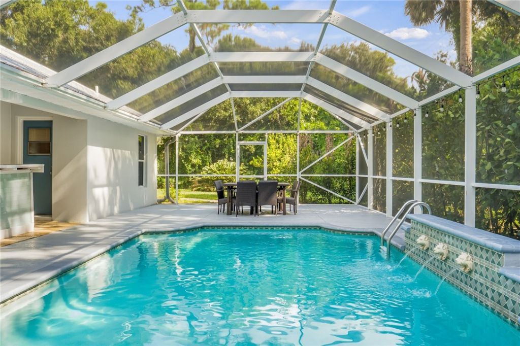 4390 2nd Square Sw, Vero Beach, FL 32968 Photo