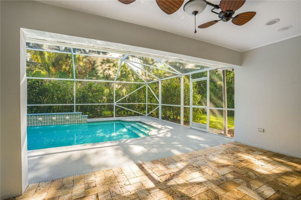 4390 2nd Square Sw, Vero Beach, FL 32968 Photo