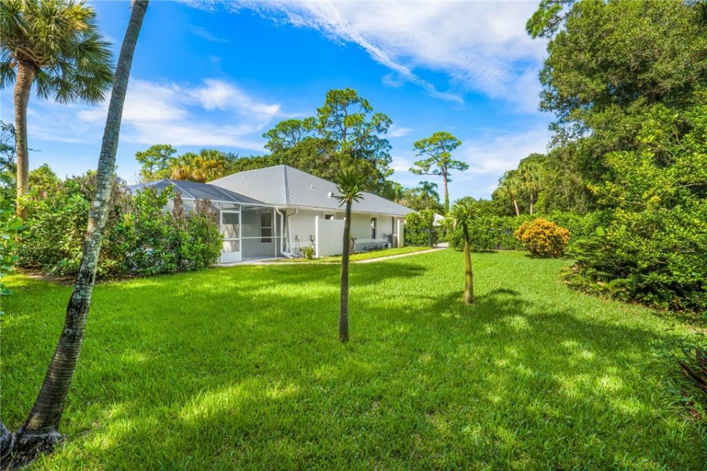 4390 2nd Square Sw, Vero Beach, FL 32968 Photo