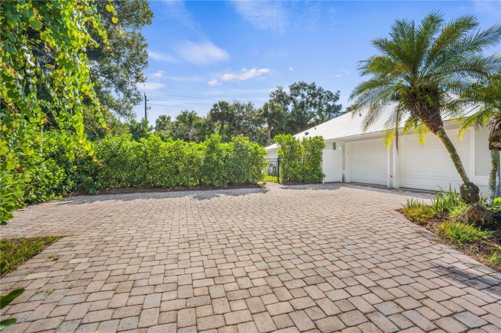 4390 2nd Square Sw, Vero Beach, FL 32968 Photo