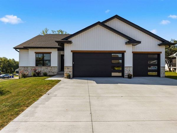 521 Elizabeth Ln, Tiffin, IA 52340