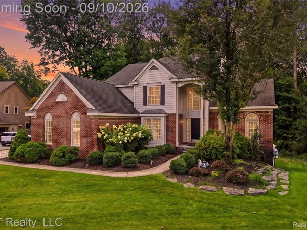 1419 Woodbridge Lane, Wixom, Mi 48393
