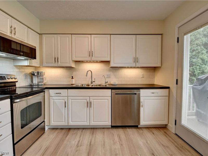 890 Geneva Street SW, Sugarcreek, OH 44681 Photo 10