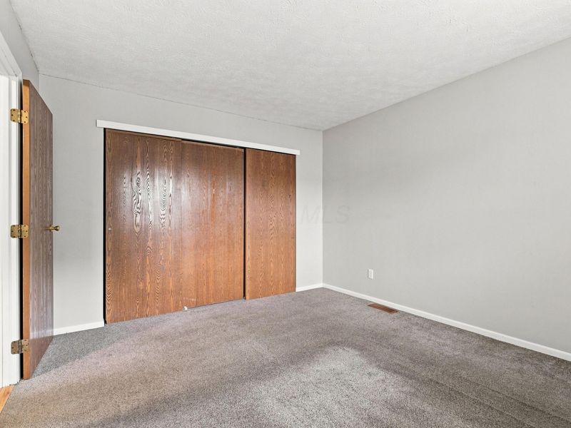 844 Pine Way Drive, Unit D4, Worthington, OH 43085 Photo 14