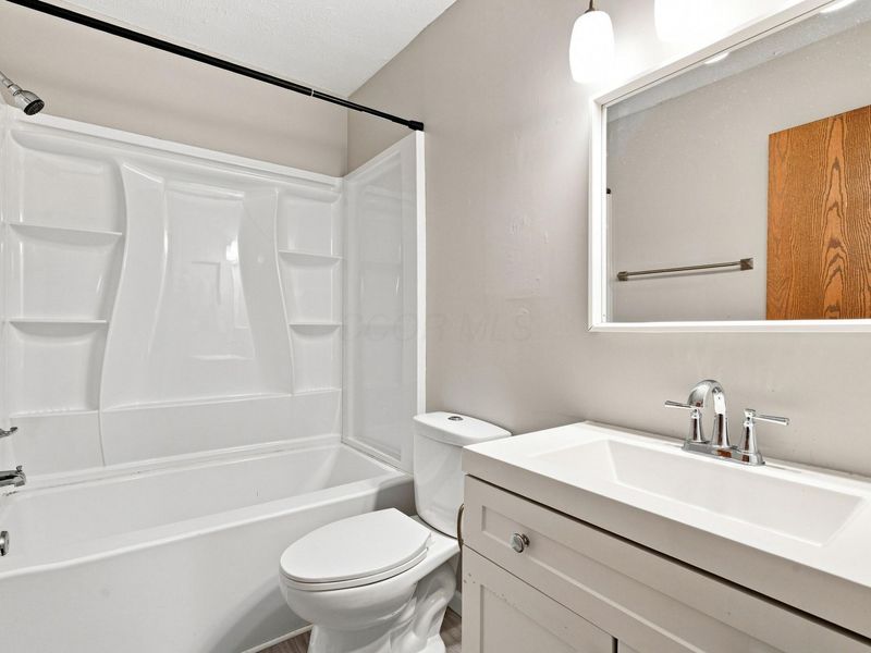 844 Pine Way Drive, Unit D4, Worthington, OH 43085 Photo 15