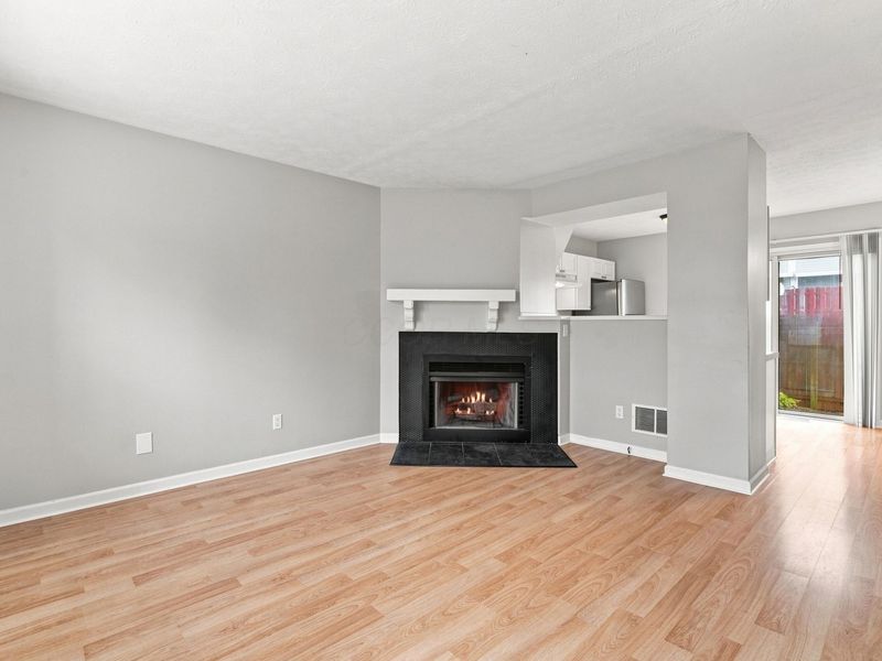 844 Pine Way Drive, Unit D4, Worthington, OH 43085 Photo 5